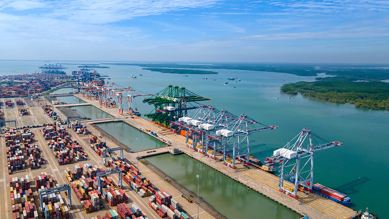 Thành phồ Hồ Chí Minh: Tầm vóc siêu đô thị biển và logistics